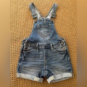 Cute kids size 7 overall jean shorts.